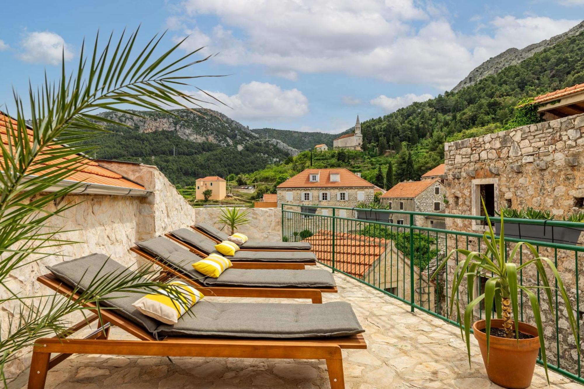 Dvor Pitve Villaer Jelsa (Hvar)