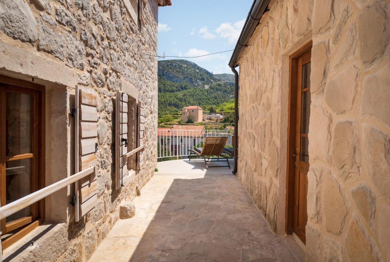 Dvor Pitve Jelsa (Hvar)