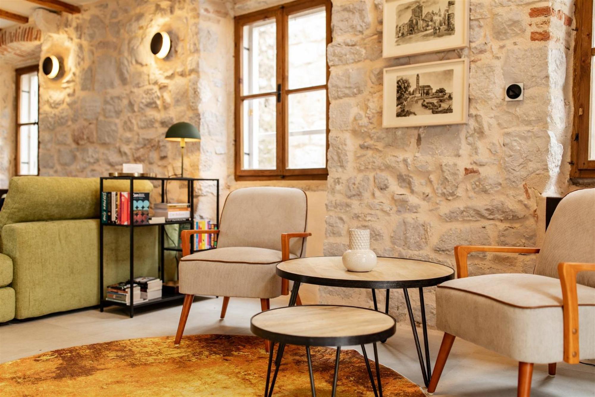 Dvor Pitve Vila Jelsa (Hvar)