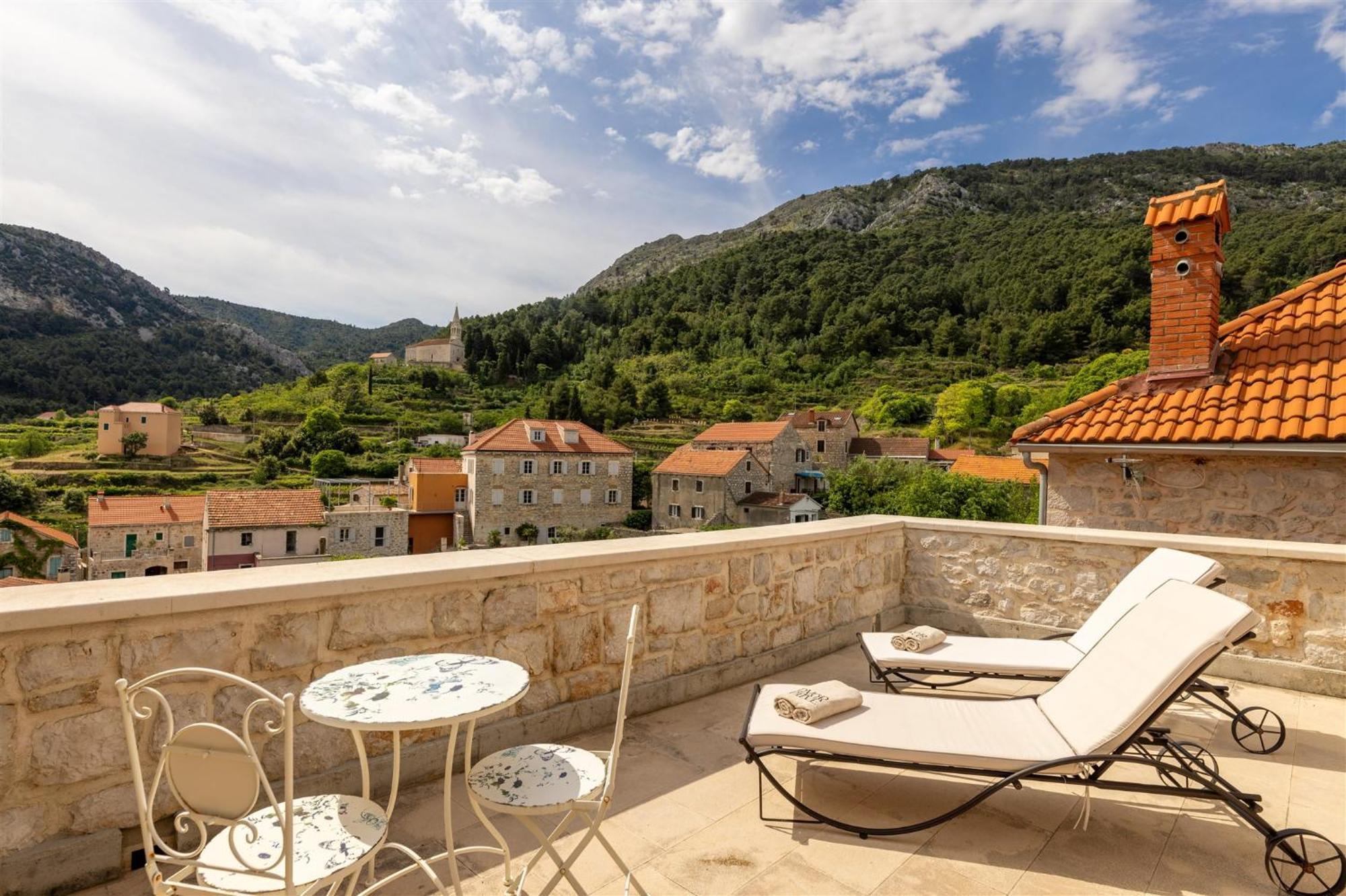Vila Dvor Pitve Jelsa (Hvar)